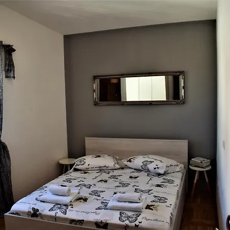 Sunset מאקרסקה