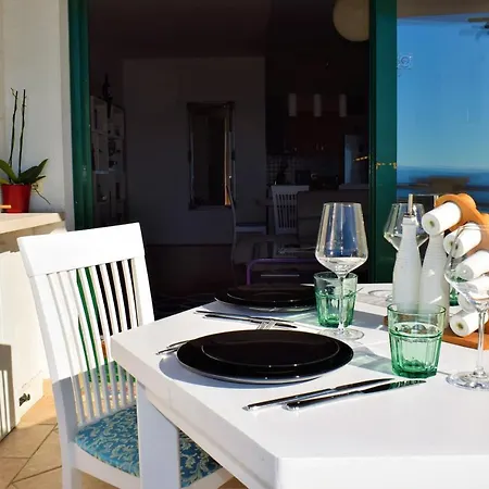 Sunset Apartment *