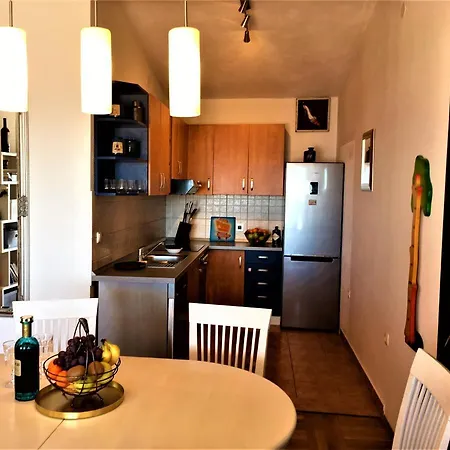 Sunset Apartment *